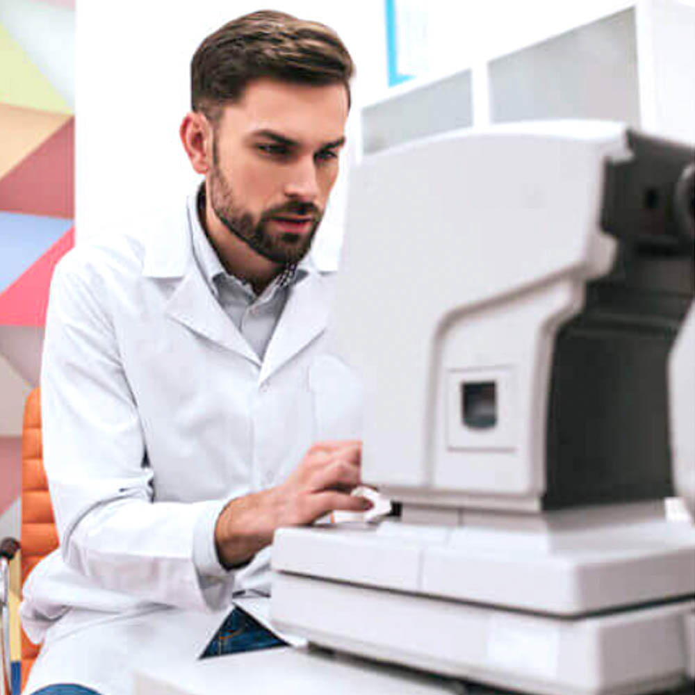 optometrist in St. Louis Hills